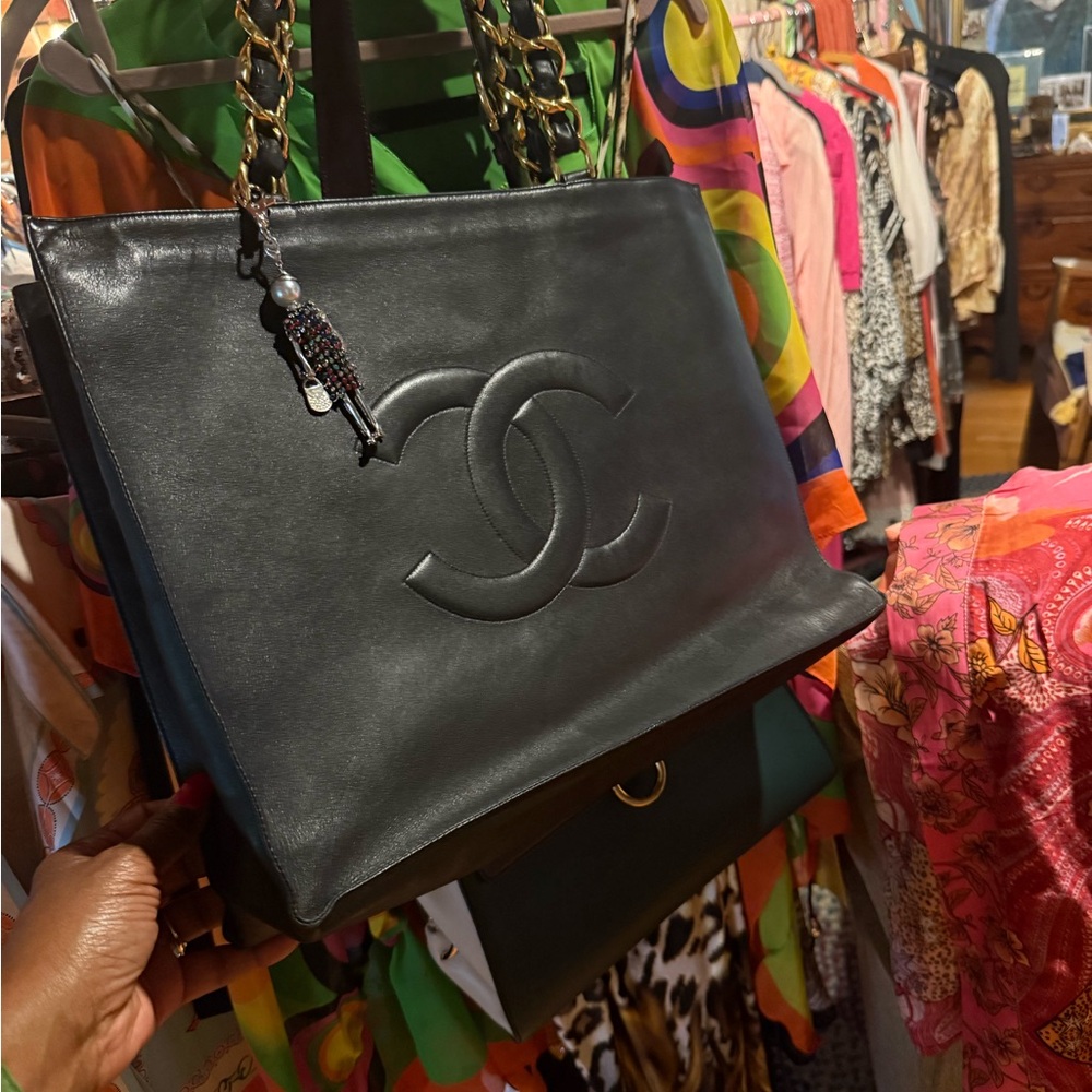 Chanel Black Structured Shoulder Bag with Leather Finish